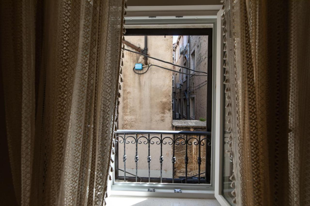 Stanley Helenski - Apartment In Old Town Šibenik Екстериор снимка
